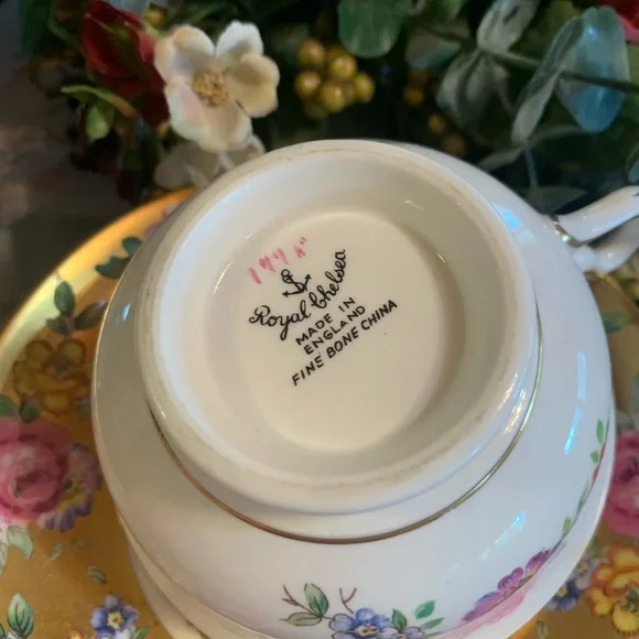 “Vintage” Royal Chelsea Cup & Saucer (Set) - Picture 8 of 13